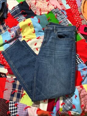 Banana Republic Straight Jeans in Medium Blue Denim